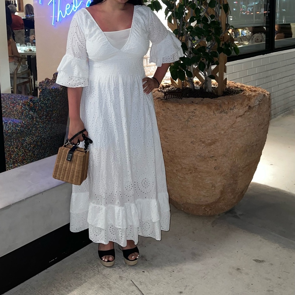 Elegant White Vacation Dress
